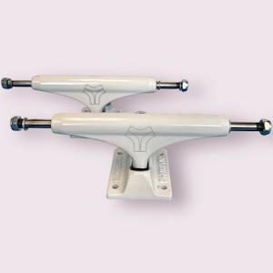 Skateboard Trucks: Destructo Trucks - D1 Mid: Ghostface