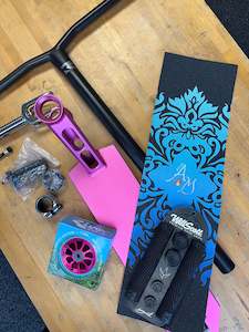 Scooters: RAFFLE TICKET - Let's get Alana to Scootering World Championships!