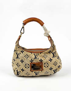 Louis Vuttion: Nylon Monogram Cruise Bulles PM