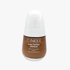 Base Makeup: Even Better Clinical™ Serum Foundation SPF 20 (Spice)