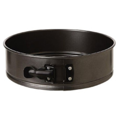 Kitchen Living: Our Recommended Round Cake Tin