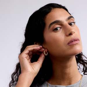 Everyday Twist Hoop - Gold