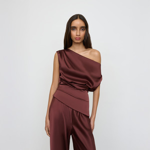 One Of Others: Rhode Top