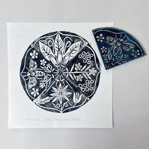 Colleen Pugh Full Circle: Bee by Colleen Pugh