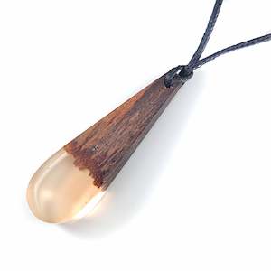 Pendant: Mānuka Peach