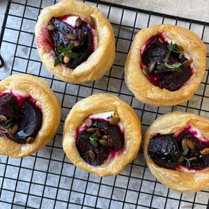 Open tarts - beetroot & goats cheese