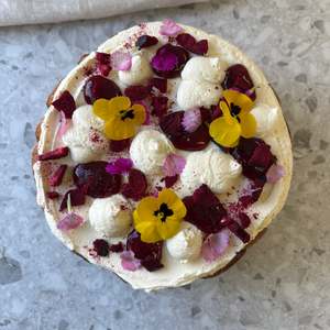 Christmas Berries & Cream Donut Cake