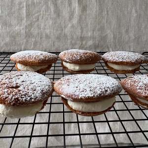 Christmas Sweets: Ginger Kisses