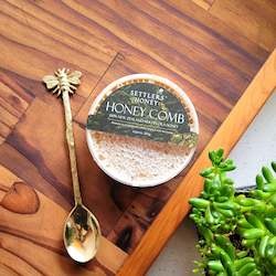 Manuka Honey: Honey Comb