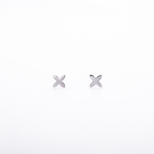 Products: Acorn Necklace (opening)