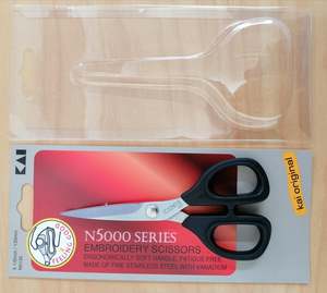 Scissors: Kai N5135 5 1/2 inch/135mm Embroidery Scissors, Black Handle