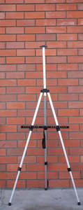 Easels: Small Aluminium Easel (portable)