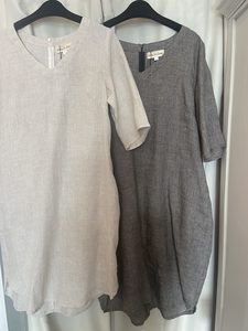 Products: V neck simple design in Linen - Shabby Chic Design