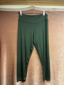 Clothes: Yoga Wear - Short Leggings Forest Green