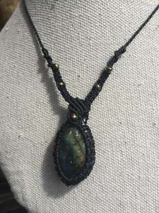 Jewellery: Labradorite Wrap Macrame Choker
