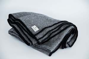 Bed Blankets: Ehara Te Katoa He Pango Me Mā - Large Size