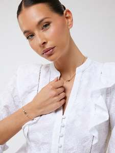 Guess Jewellery: Guess Tiny Pearly Gold 4G Bracelet