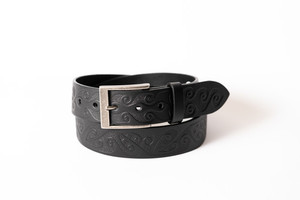 Reremoana (Rolling waves) black-and-co