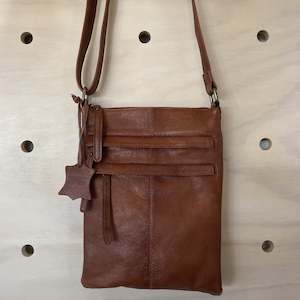 Gift Ideas: Leather Bag - Wendy Brown