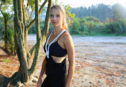 Frontpage: Vines Grasp Cowl 2 in 1 Top