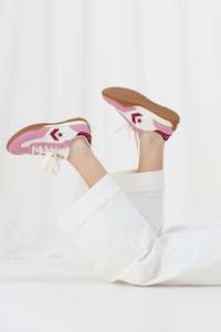Converse: Converse Chuck Taylor Run Star Trainer Low Cliffside Rose Egret Sporty Berry