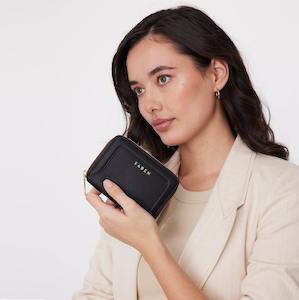 Vickis Favourites: Saben Landry Wallet Black