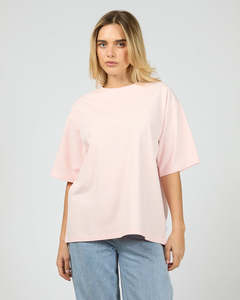 Caths Favourites: Silent Theory Core Oversized Tee Blush