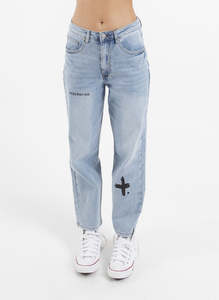 All Bottoms: Federation Take it Easy Jean Washed Blue