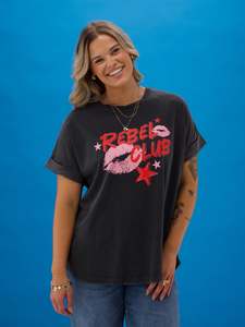 Rebel Club Famous Tee Washed Black