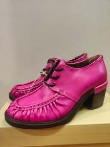 Martina Buraro: As 98 Jamal Shoe