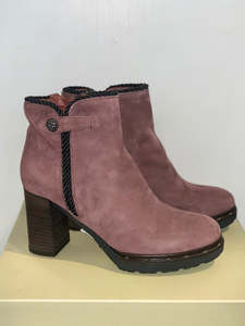 Martina Buraro: Martina Buraro Boot - Plum