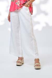 Xxl: Loobie's Story Lia Pant - White