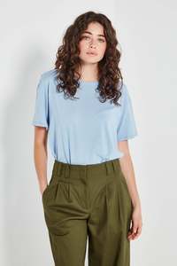 Staples: The Kingston Tee in Cornflower