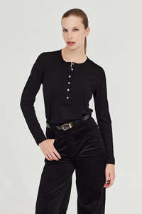 Staples: The Harris Henley in Black