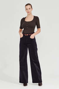 Sale: The Lila Tee in Moss