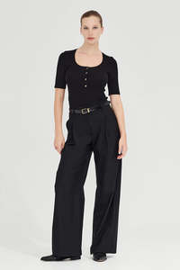 The Lila Tee in Black