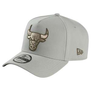 Accessories: .NEW ERA 940 A-FRAME CHICAGO BULLS SNAPBACK - NEW OLIVE - (12891468) - F