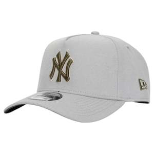 Accessories: .NEW ERA 940 A-FRAME NEW YORK YANKEES SNAPBACK - NEW OLIVE - (12891453) - F