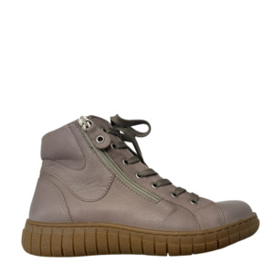 Boots: Cabello Reagan