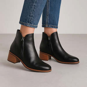 Boots For Women: Naked Arches Oxley