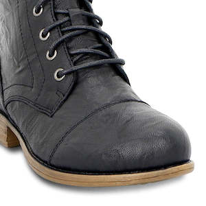 Boots For Women: Natural Comfort Maddy