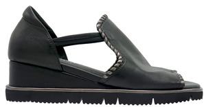 Shoes: Bresley Spesh