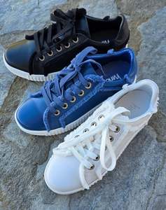 Sneakers For Women: Hinako Bilbao