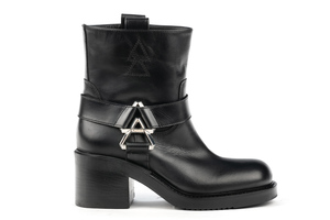 37: Elena Iachi FLIKK