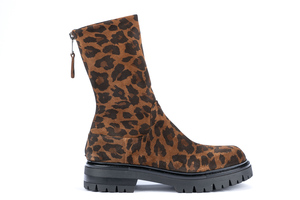 37: Elena Iachi TRUCK Leopard