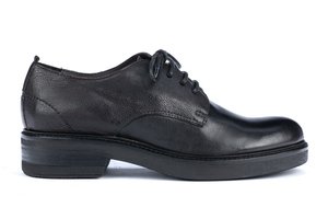 36: Hundred 05 Black