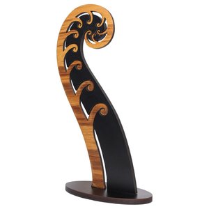 Freestanding: Standing Koru