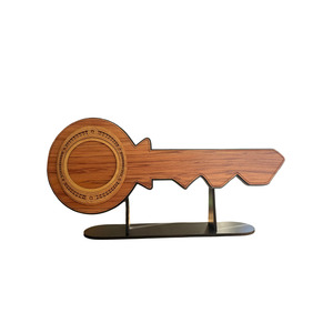 Plain Rimu with Photo Frame Celebration & 21st Key