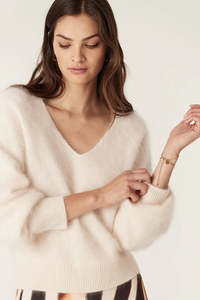 Jumpers: Cable Melbourne Brushed Cashwool V Jumper - Parchment