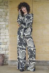 Curate Kick Pleat Pant - Black